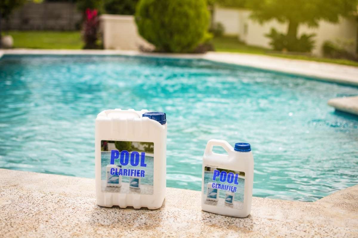 Homemade pool clarifier and algaecide for swimming pool cleaning